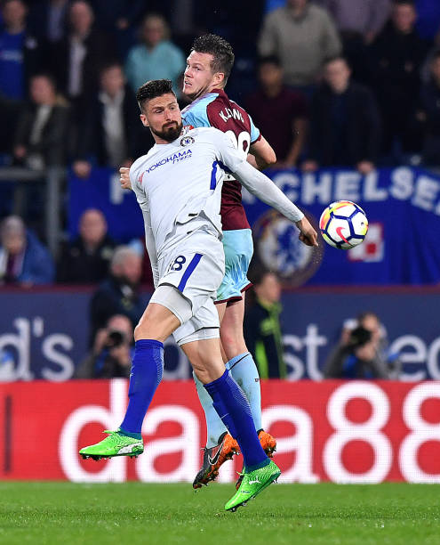 但它依然沿 但它依然沿